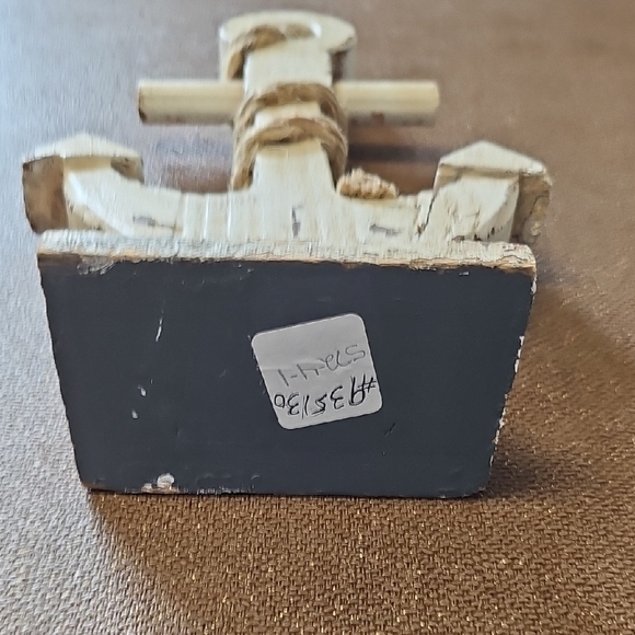 Rustic Cream Anchor Table Decor - Picture 4 of 7